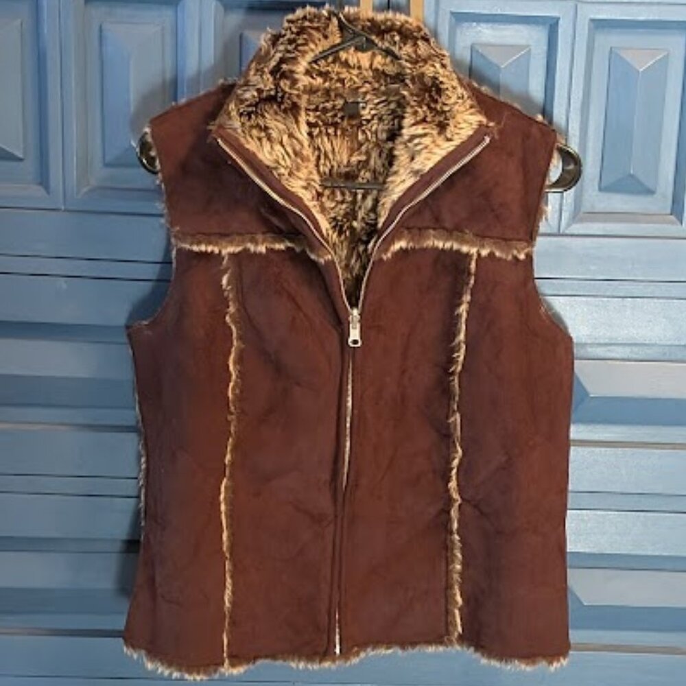 J1 LISA INTERNATIONAL Suede Vest Jacket